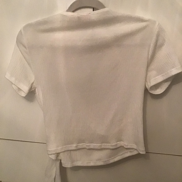 White blouse - Picture 3 of 3